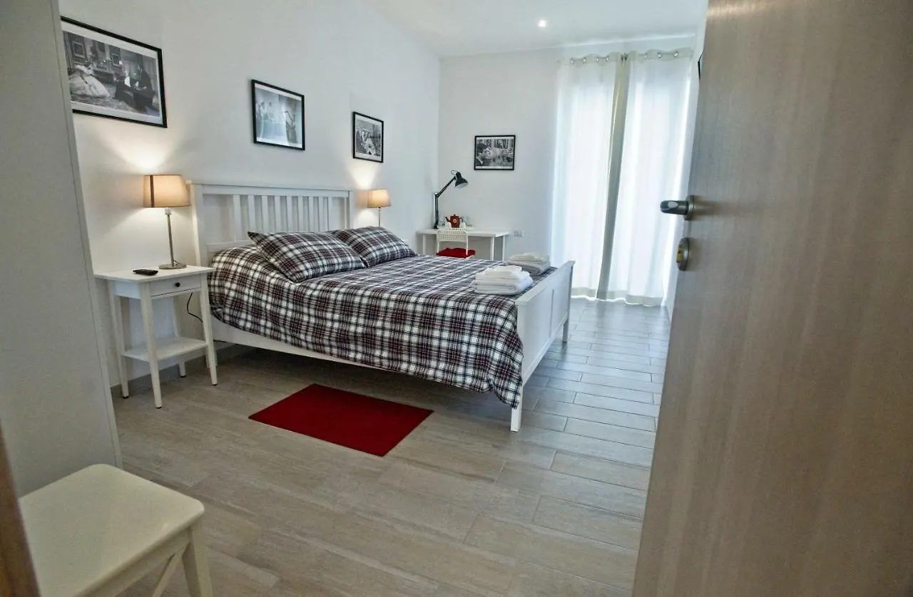Fellini Bed & Breakfast Rome 3*,
